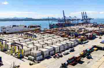 Porto de Paranaguá responde por quase 50% das exportações brasileiras de frango